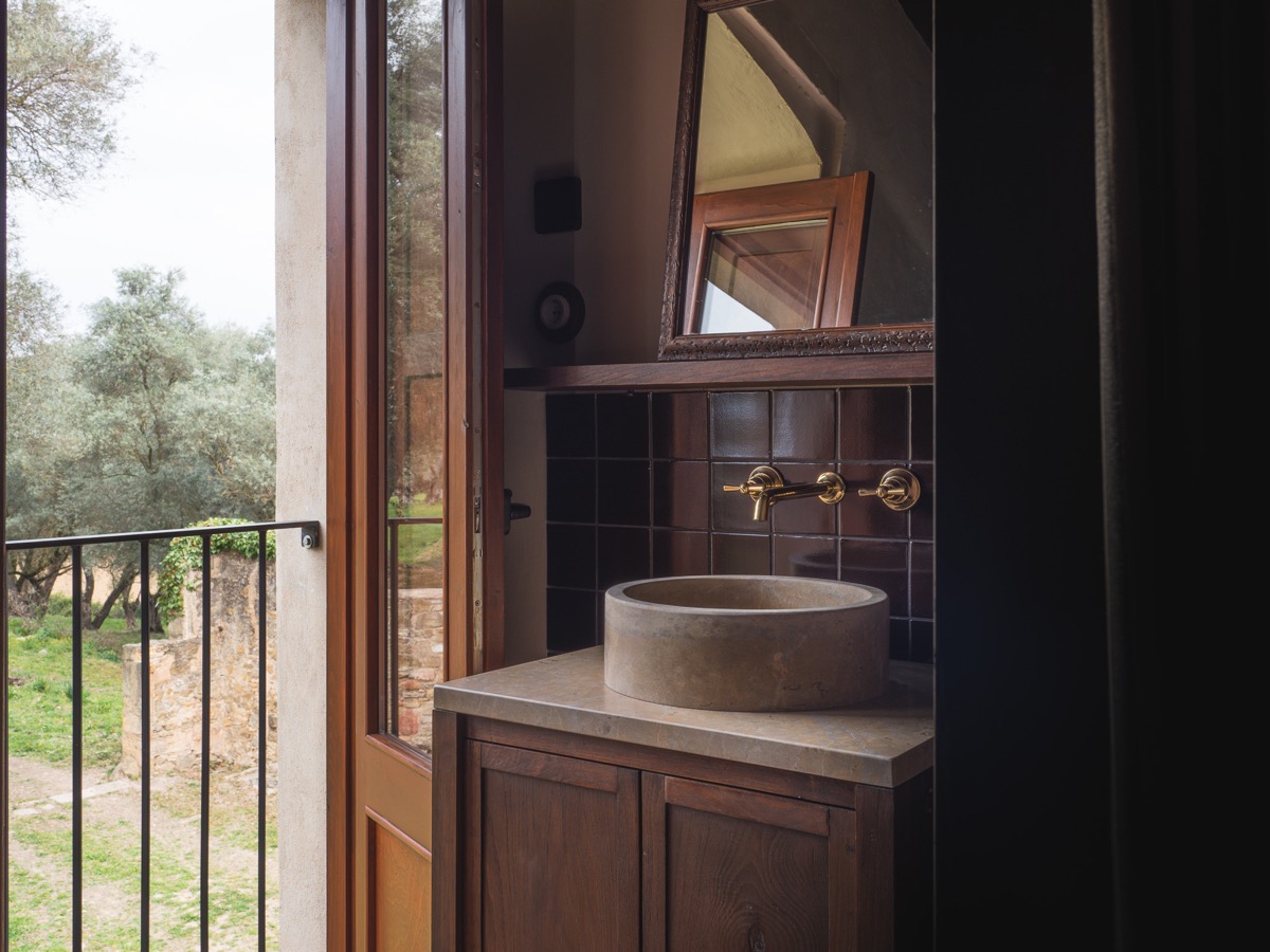 Orchard Room bathroom